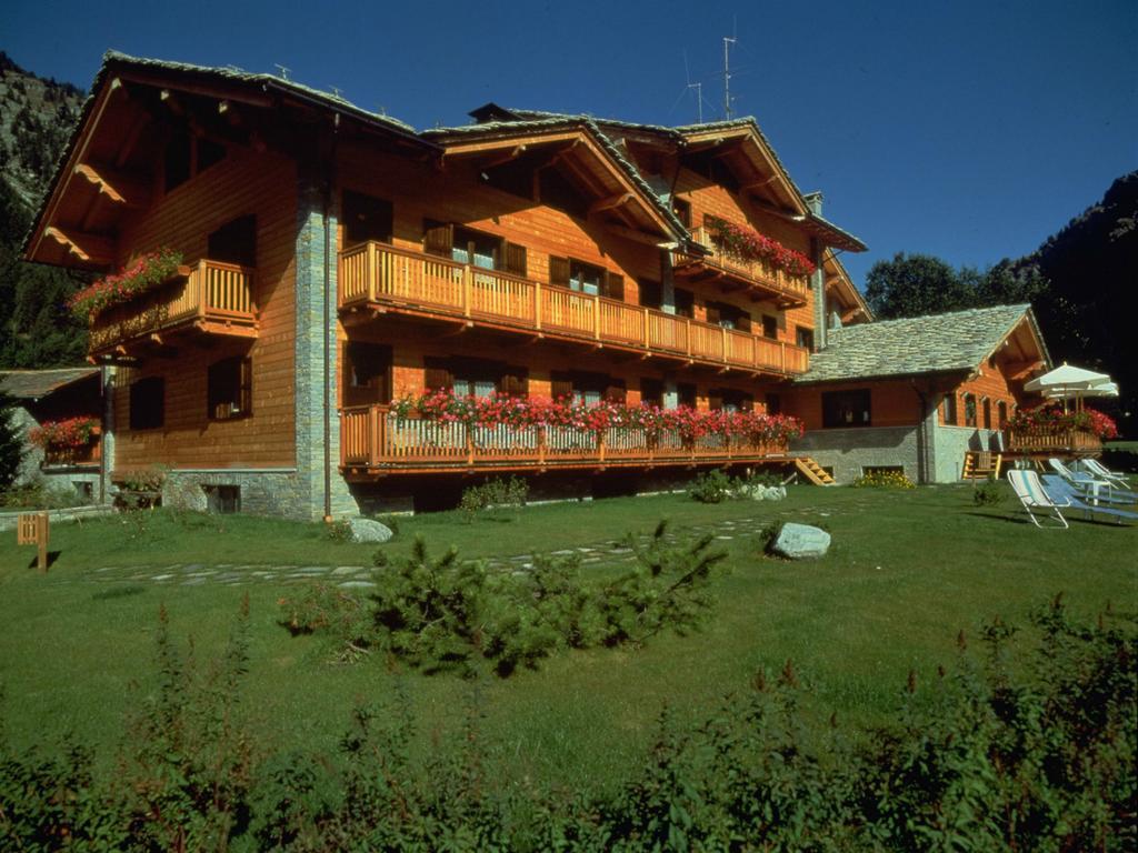 Aparthotel Ruetoreif 3*